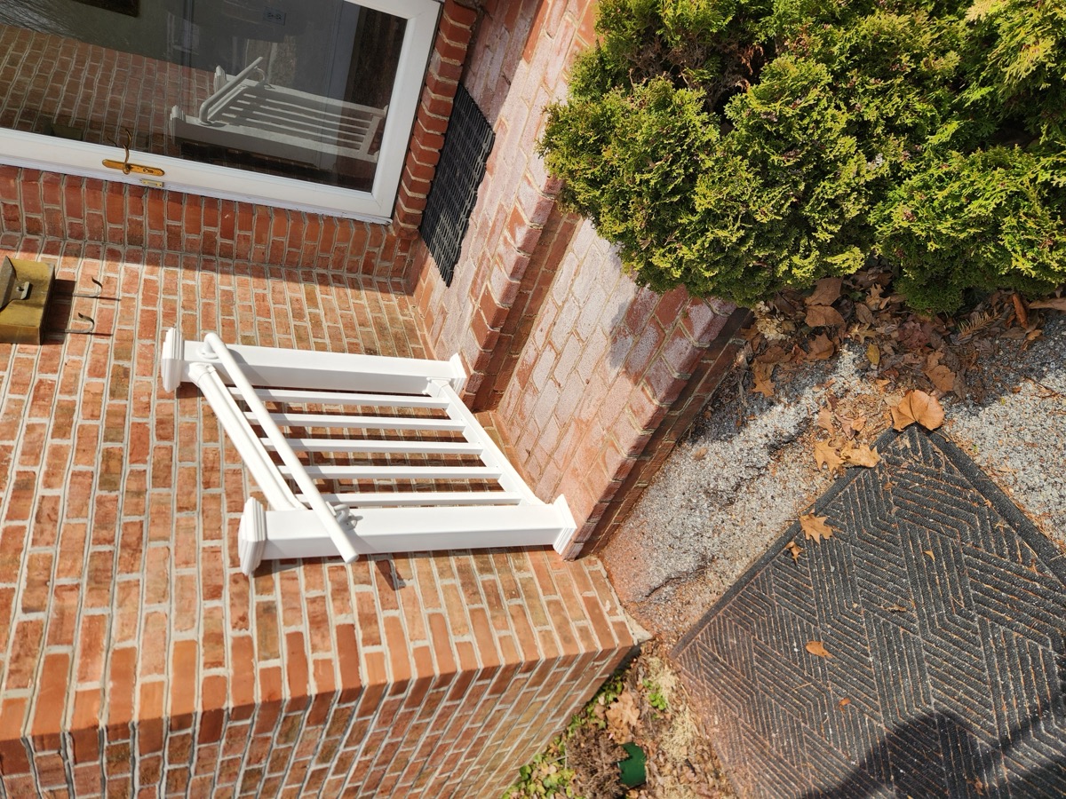 Threshold ramp at brick entry